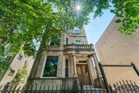 3139 W Belden Ave, Chicago, IL 60647