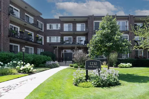 1230 N Western Ave #311, Lake Forest, IL 60045