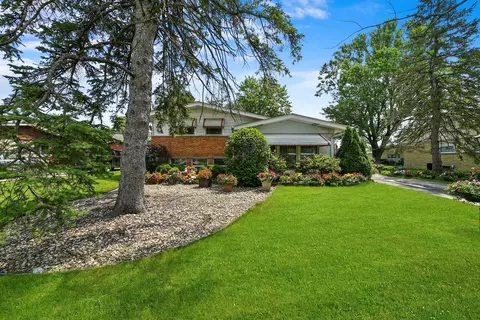 185 Joyce Ln, Chicago Heights, IL 60411