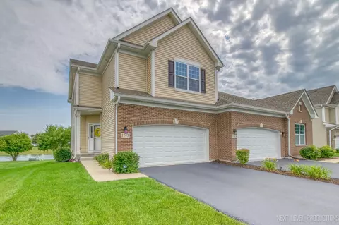 1147 Freedom Rd, Elburn, IL 60119