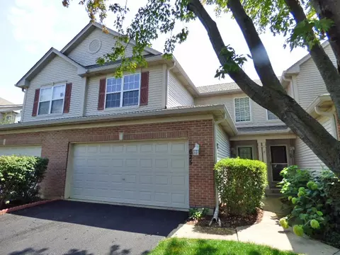 625 Littleton Trl #13-2, Elgin, IL 60120