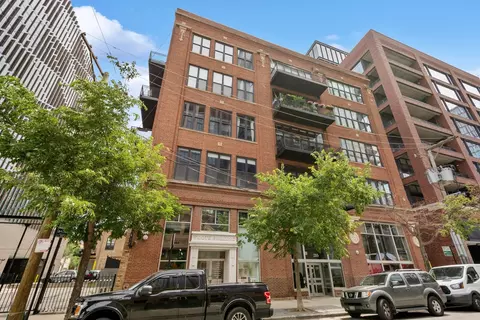 215 N Aberdeen St #406B, Chicago, IL 60607