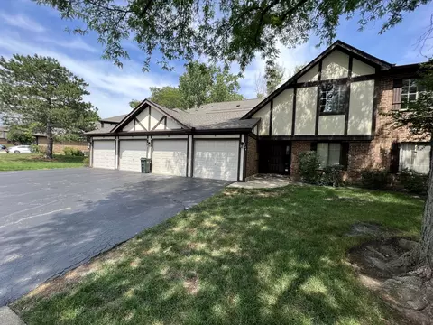 2249 N Enlund Dr #4, Palatine, IL 60074