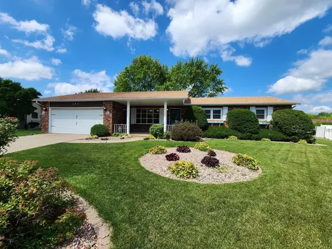 393 Centennial Ct, Bourbonnais, IL 60914