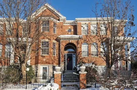 808 Shandrew Dr, Naperville, IL 60540