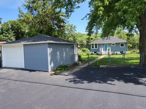 2216 Colby Dr, Mchenry, IL 60050 photo 4