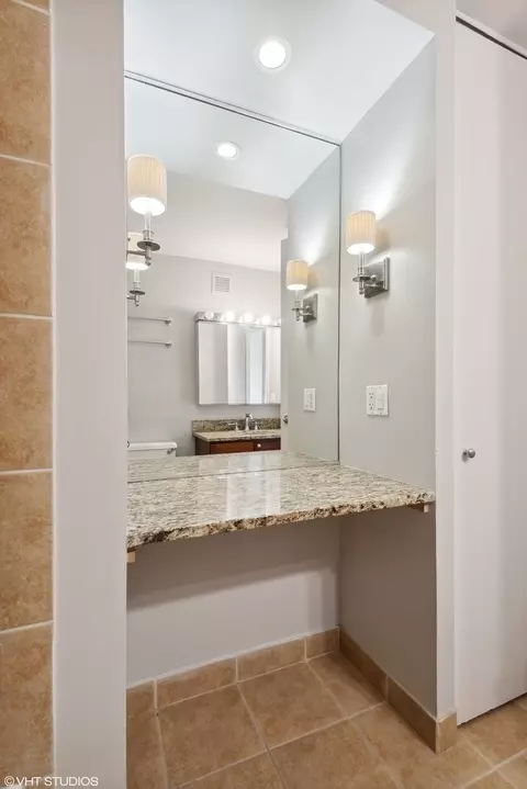 30 E Huron St #1602, Chicago, IL 60611 photo 12
