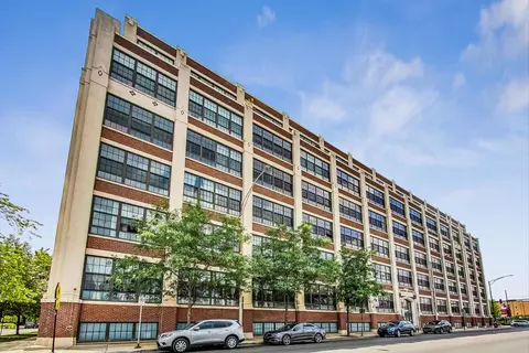3963 W Belmont Ave #109, Chicago, IL 60618