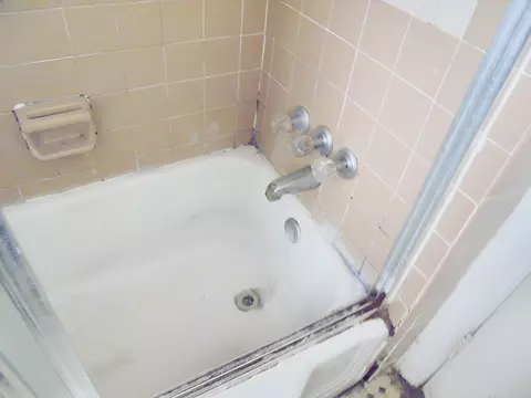 10024 S Eberhart Ave, Chicago, IL 60628 photo 9