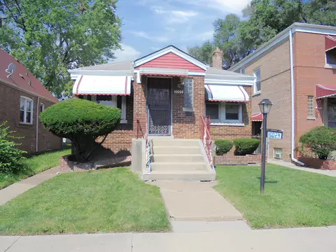 10024 S Eberhart Ave, Chicago, IL 60628