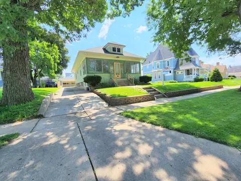 1115 Morton Ave, Elgin, IL 60120