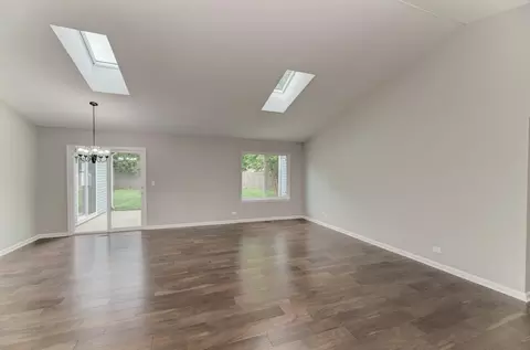 935 Fieldside Ln, Aurora, IL 60504 photo 4