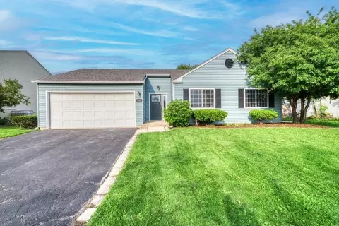 935 Fieldside Ln, Aurora, IL 60504 photo 2