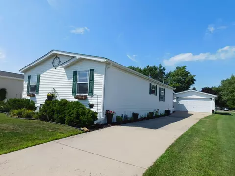 1053 Daleann Ave, Dekalb, IL 60115