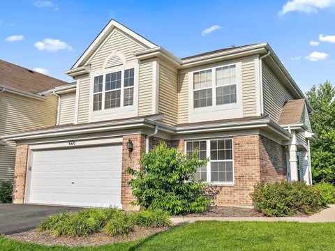 660 Yorkshire Ln, Pingree Grove, IL 60140