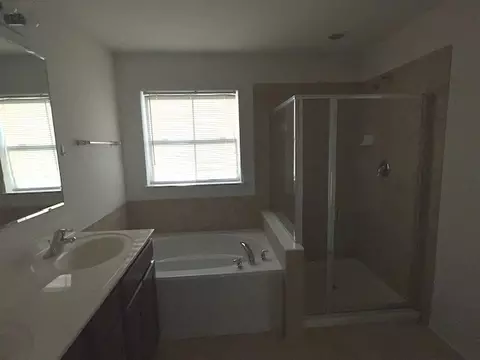 417 Blackstone Ave, Elgin, IL 60124 photo 20