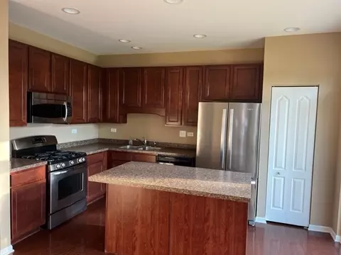 417 Blackstone Ave, Elgin, IL 60124 photo 7