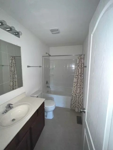 417 Blackstone Ave, Elgin, IL 60124 photo 13