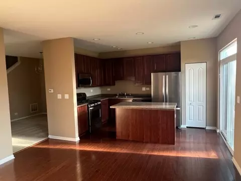 417 Blackstone Ave, Elgin, IL 60124 photo 8