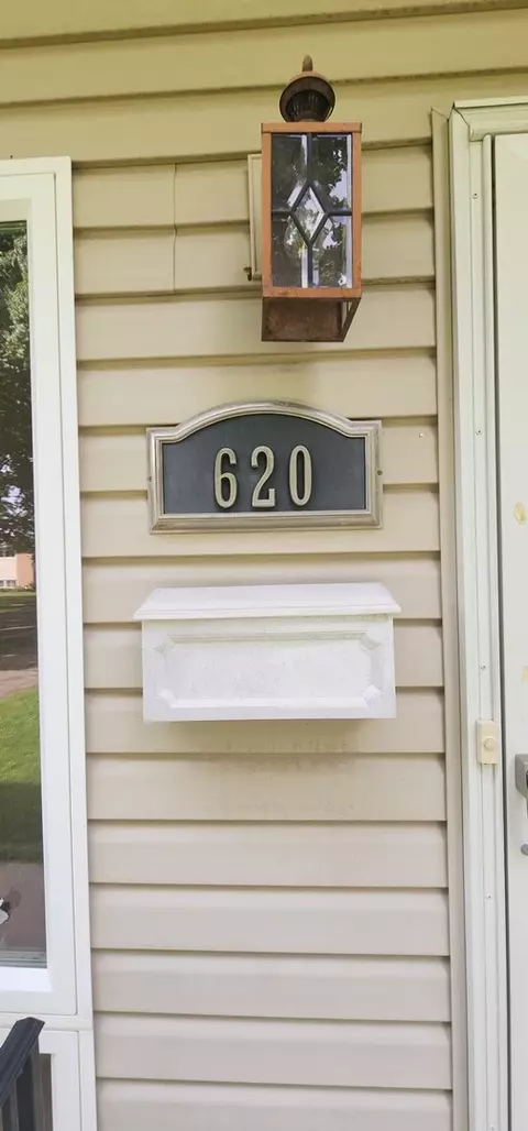 620 S Bennett Ave, Palatine, IL 60067 photo 2