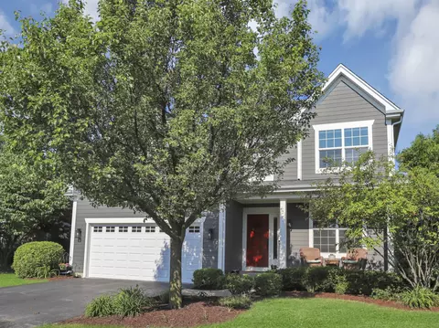 1 N668 Fisher Ln, Winfield, IL 60190