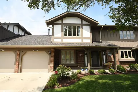 8310 Berkhansted Ct, Orland Park, IL 60462