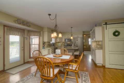 904 Hampton Dr, Carol Stream, IL 60188 photo 12