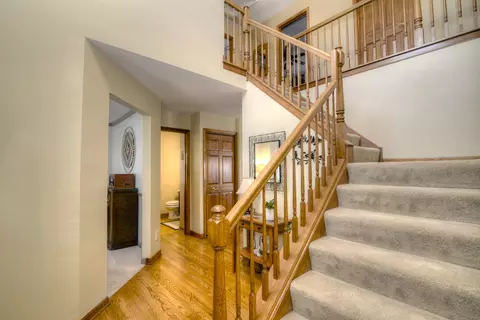 904 Hampton Dr, Carol Stream, IL 60188 photo 5