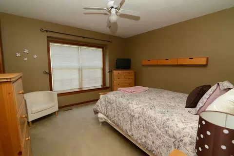 904 Hampton Dr, Carol Stream, IL 60188 photo 27