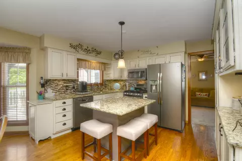 904 Hampton Dr, Carol Stream, IL 60188 photo 13