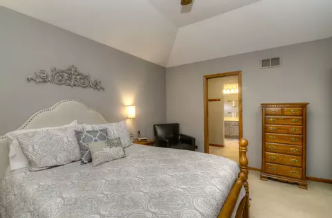904 Hampton Dr, Carol Stream, IL 60188 photo 22