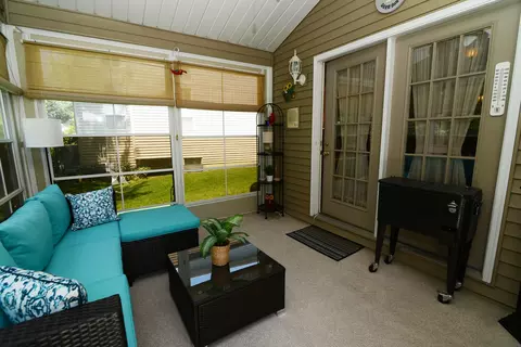 904 Hampton Dr, Carol Stream, IL 60188 photo 19