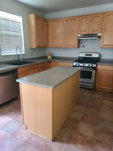 656 Biltmore Dr, Bartlett, IL 60103 photo 7
