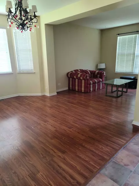 656 Biltmore Dr, Bartlett, IL 60103 photo 5