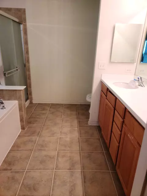 656 Biltmore Dr, Bartlett, IL 60103 photo 13