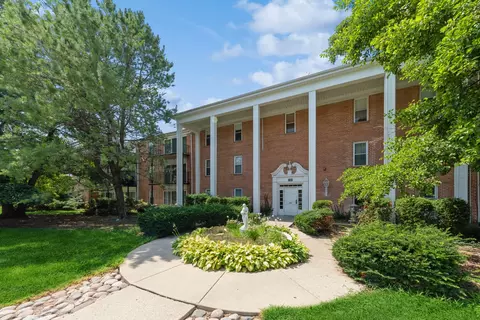 5101 Carriageway Dr #B103, Rolling Meadows, IL 60008