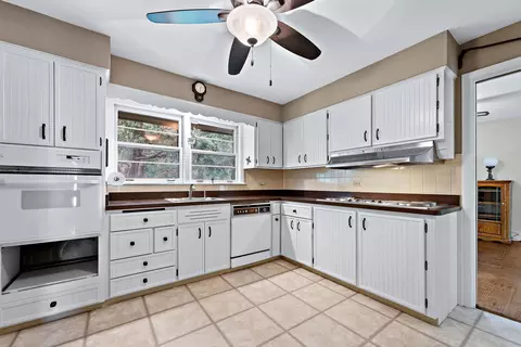 3500 Brookmeade Dr, Rolling Meadows, IL 60008 photo 9