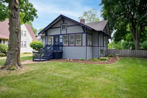 219 S Yale Ave, Villa Park, IL 60181