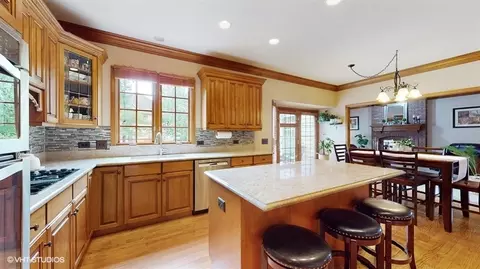26 W011 Deerpoint Dr, Wheaton, IL 60187 photo 11