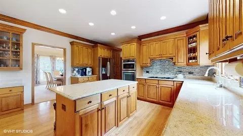 26 W011 Deerpoint Dr, Wheaton, IL 60187 photo 10