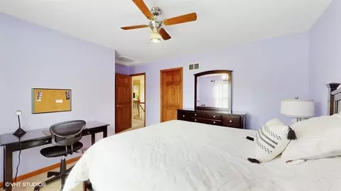 26 W011 Deerpoint Dr, Wheaton, IL 60187 photo 32