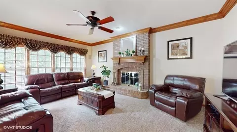 26 W011 Deerpoint Dr, Wheaton, IL 60187 photo 13