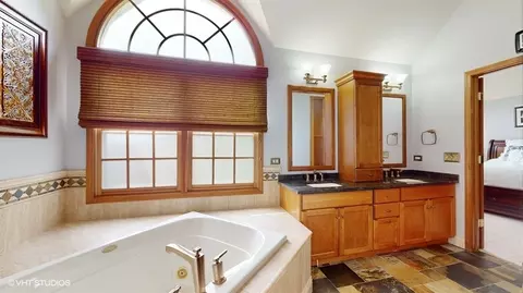26 W011 Deerpoint Dr, Wheaton, IL 60187 photo 25