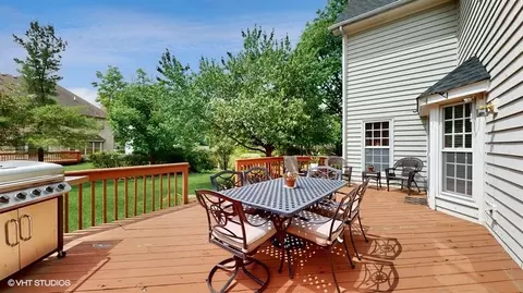 26 W011 Deerpoint Dr, Wheaton, IL 60187 photo 46