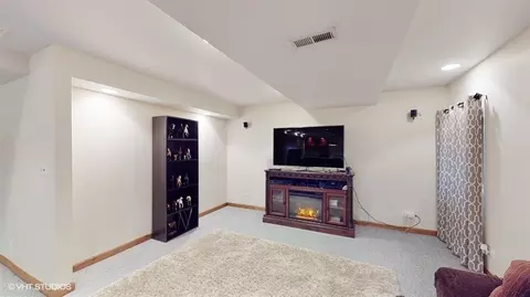 26 W011 Deerpoint Dr, Wheaton, IL 60187 photo 37
