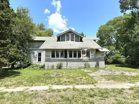 118 W Erie St, Spring Valley, IL 61362