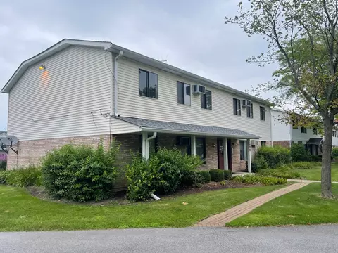 390 Echo Ln #2, Aurora, IL 60504 photo 3