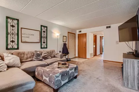 5029 W Circle Dr #204, Crestwood, IL 60445 photo 3