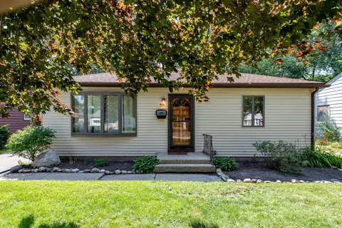 926 Landon Ave, Winthrop Harbor, IL 60096