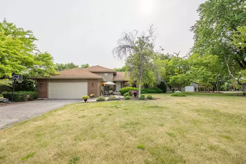 17363 Ann Dr, Plainfield, IL 60586 photo 2